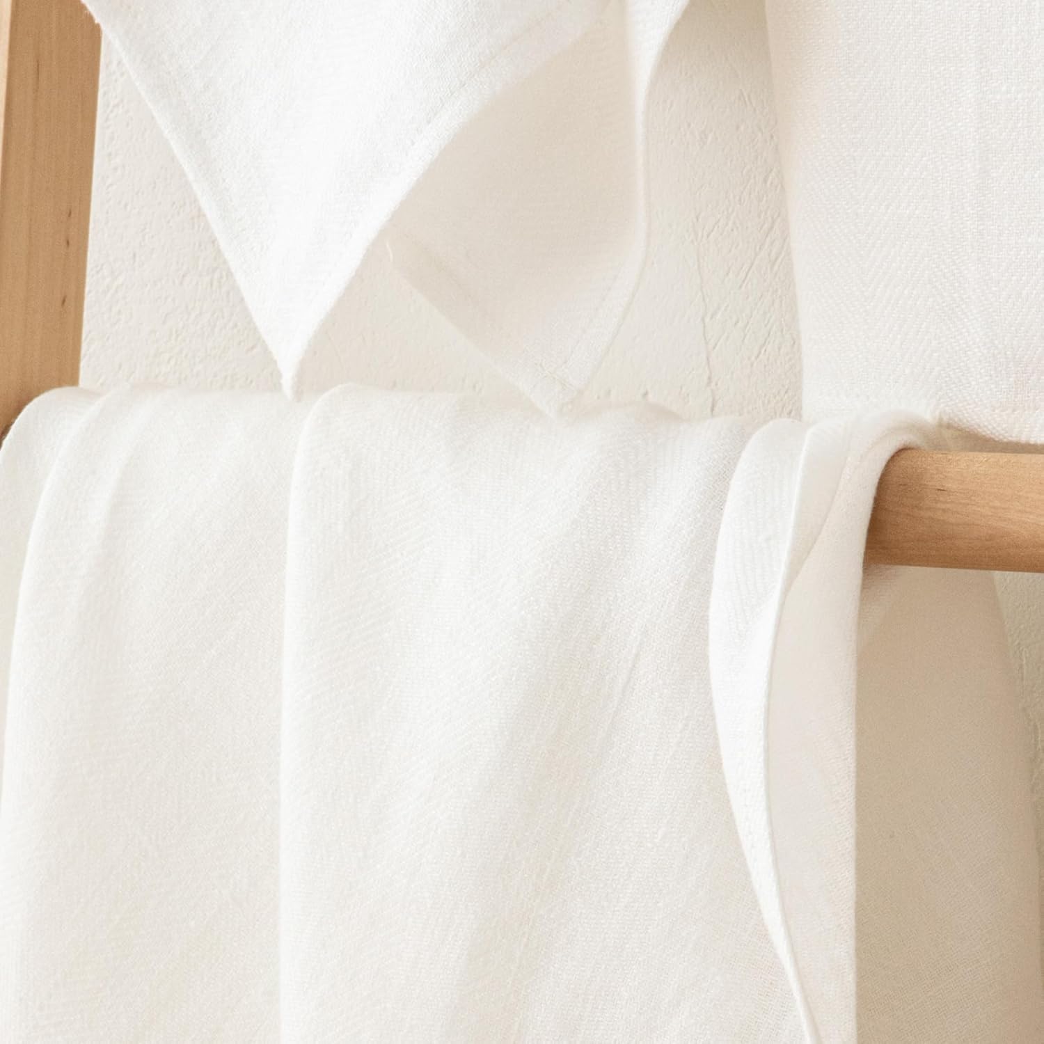 LinenMe 02582 Towel Set 2 Bath Towels and 2 Hand Towels White