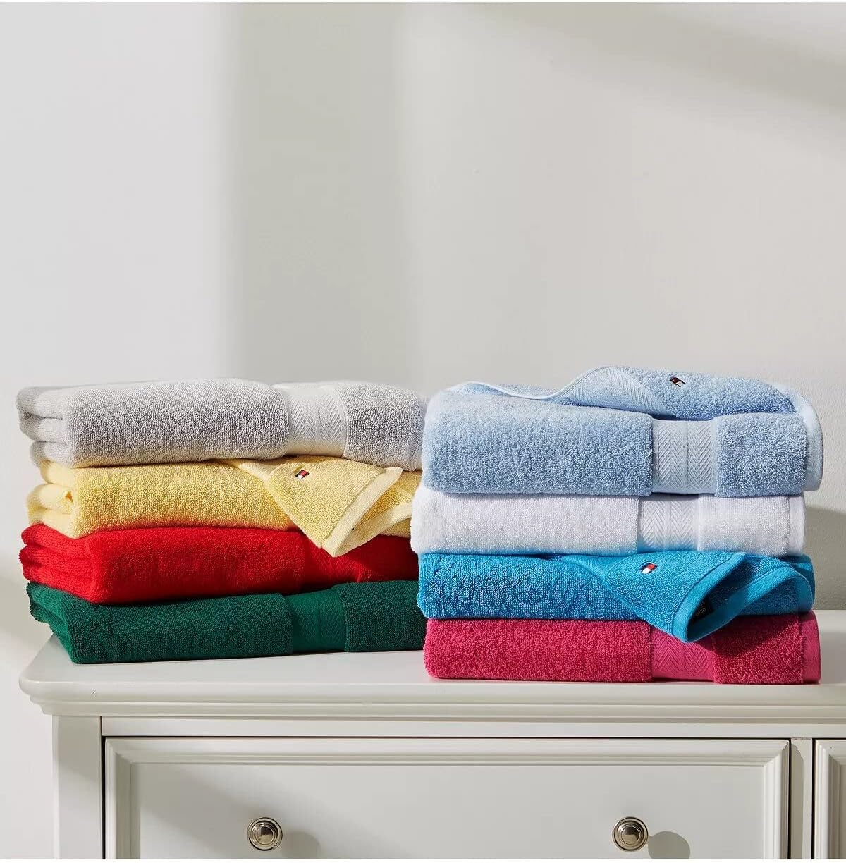 Tommy Hilfiger Solid Bath Towel 30 X 54 Inches Chinese Red